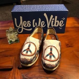YES WE VIBE tan Peace Mandala slip-ons